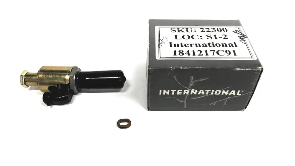 International Fuel Injection Pressure Regulator Kit 1841217C91 NOS