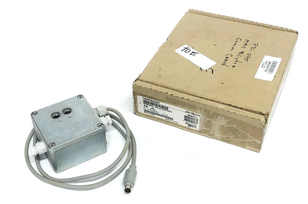 Schneider Electric Uni-Telway Terminal Isolation Box TSXPACC01 NOS