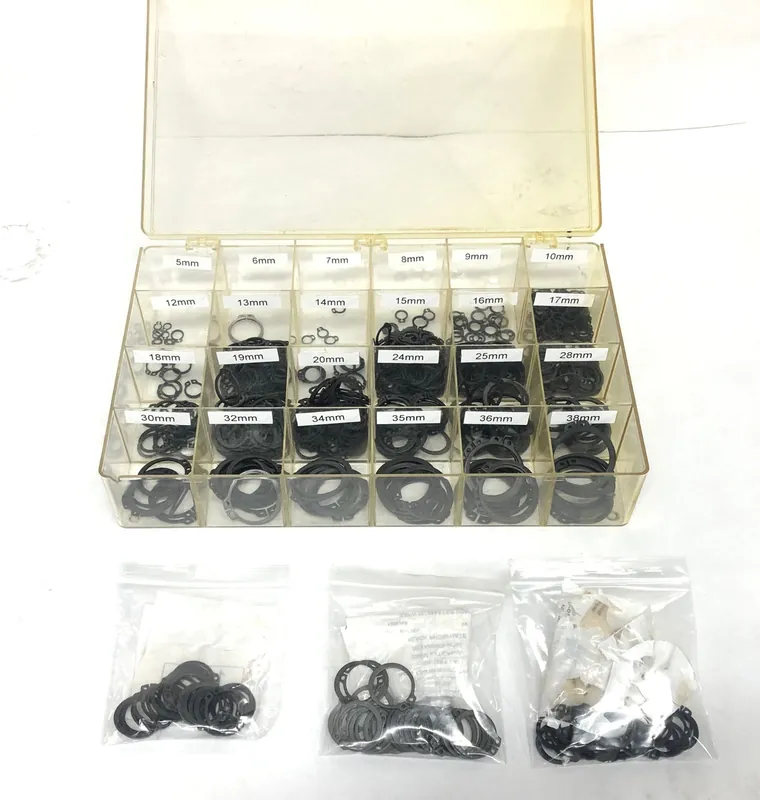 Unbranded External Retaining Rings Assorted Sizes With Case NOS
