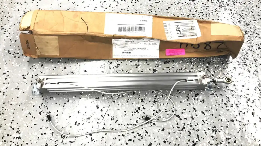 SMC Pneumatic Cylinder 164K882G01 NOS