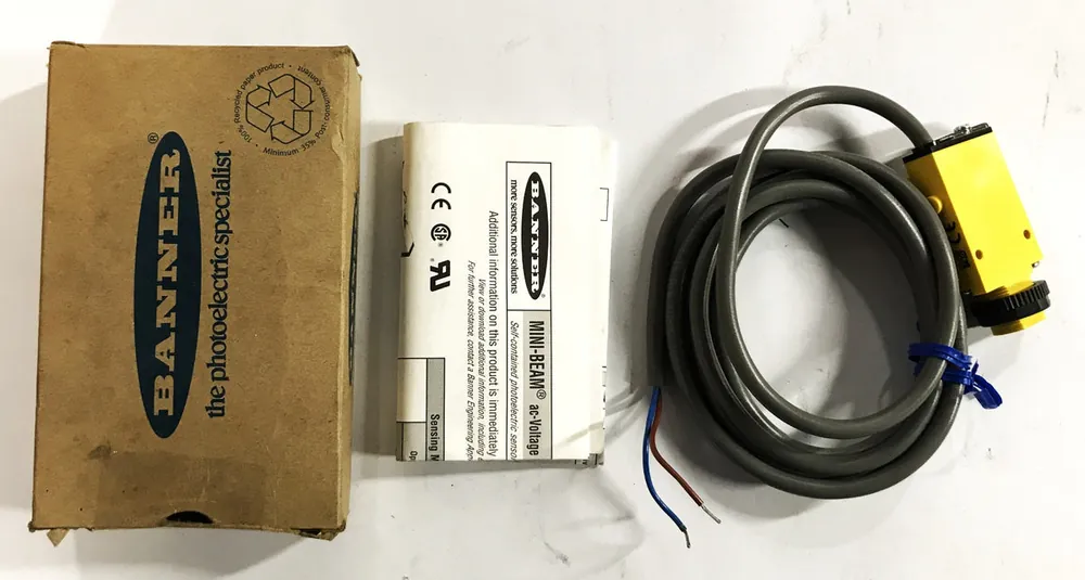 Banner Electric Photoelectric Sensor 26060 NOS