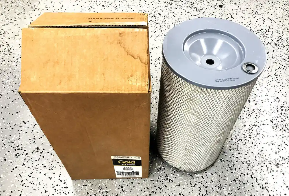 Napa Air Filter 2216 (NOS)