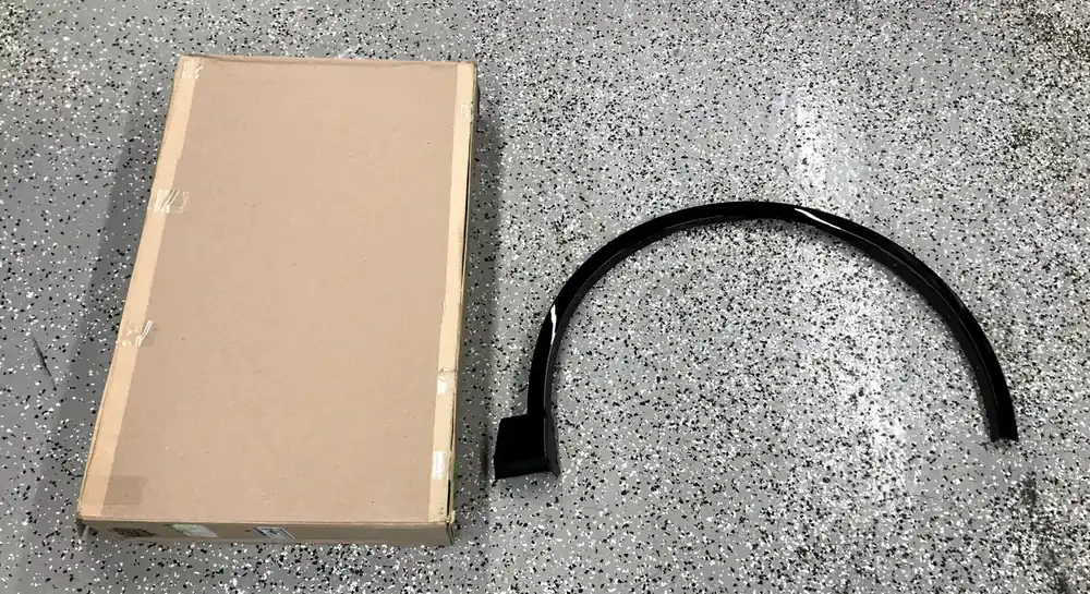 Ford Wheel Arch Molding LJ7Z-7829038-BAPTM (LJ7Z-16038-DAPTM) NOS