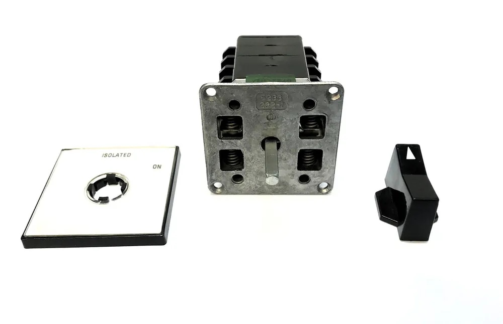 ABB 690V 25A IEC 947-3 AC 22B Rotary Switch SK 632 024-P (5283282-1) USED